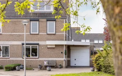 Hoekwoning te koop: Abraham van der Hulststraat 7, Hellevoetsluis