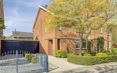 Terraced house for sale: Abrikozenhof 28, Parkwijk Zuidwest Almere