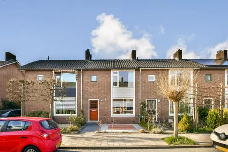 Tussenwoning te koop: Acacialaan 13, Bomenbuurt Sassenheim