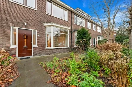 Tussenwoning te koop: Acacialaan 25, Kerkwijk Leiderdorp