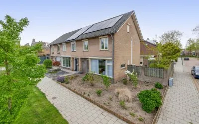 Hoekwoning te koop: Acacialaan 31, Koolenkampen en Iepenlaan Veghel