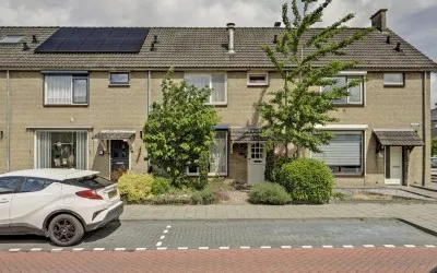 Tussenwoning te koop: Acacialaan 33, Steenbergen-Zuid Steenbergen