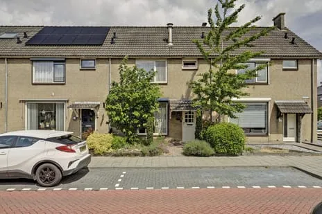 Tussenwoning te koop: Acacialaan 33, Steenbergen-Zuid Steenbergen (Nb)