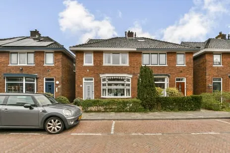 Twee-onder-één-kap te koop: Acacialaan 40, Ronde Boogaard Beverwijk