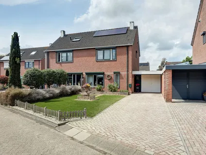 Tussenwoning te koop: Acacialaan 6, Emmer-Compascuum-Centrum Emmer-Compascuum
