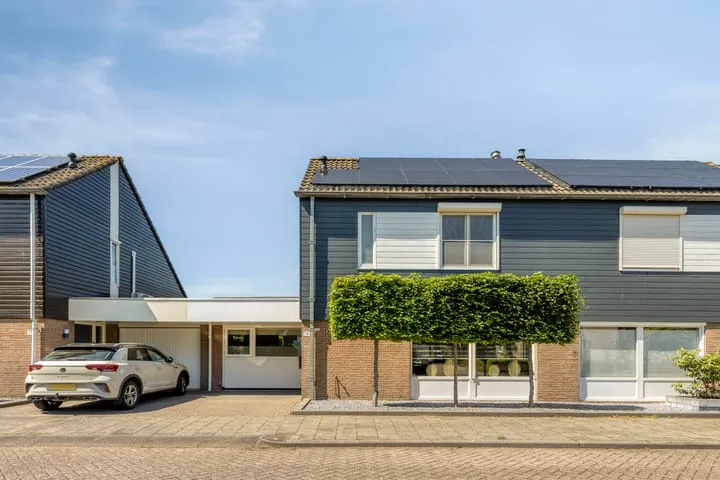 Tussenwoning te koop: Acaciastraat 19, Haasdijk Made