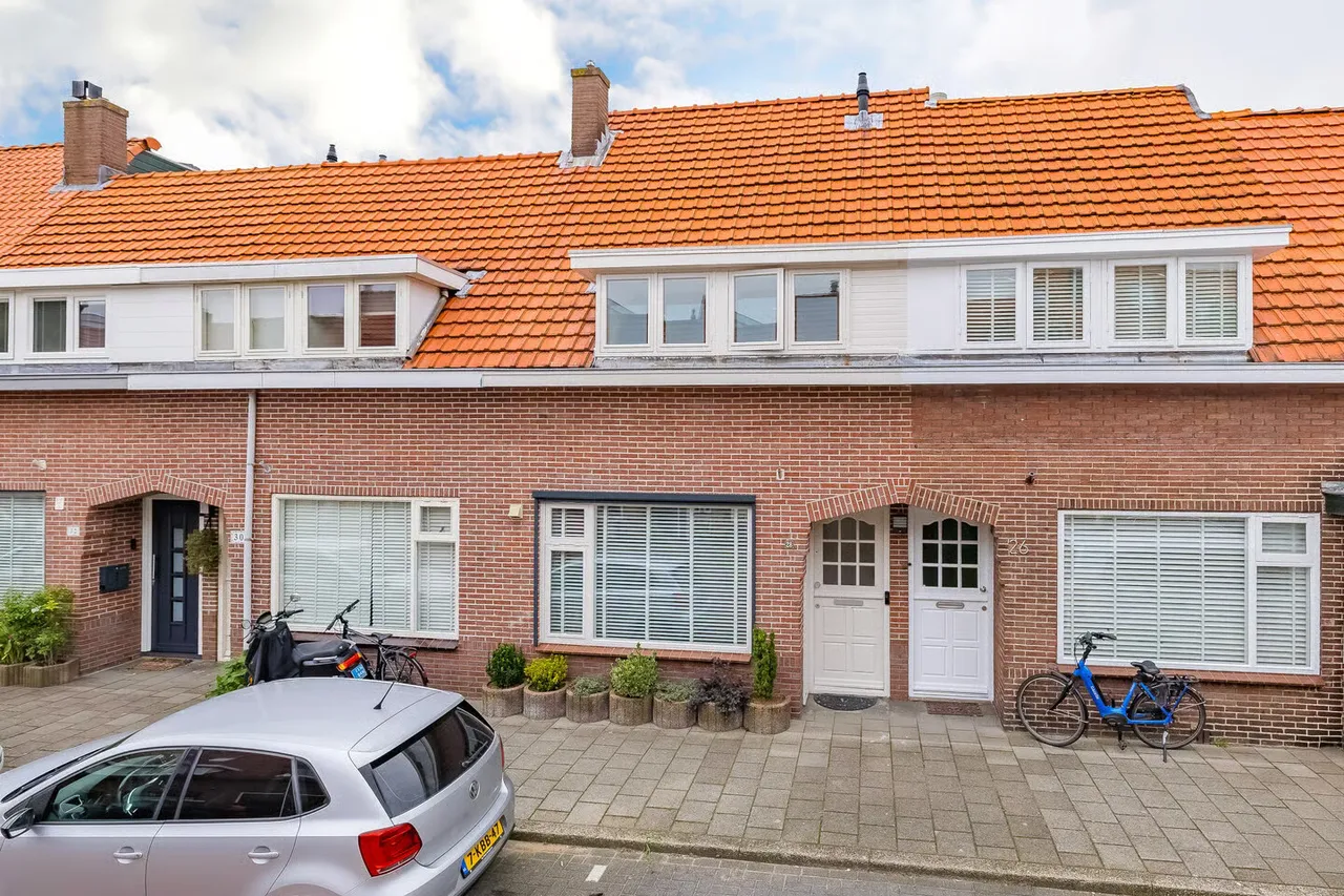 Tussenwoning te koop: Acaciastraat 28, Ijmuiden