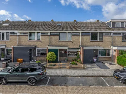 Tussenwoning te koop: Acaciastraat 38, Oud-Beijerland Croonenburghwijk Oud-Beijerland