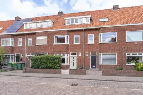 Tussenwoning te koop: Acaciastraat 44, Tuinzigt Breda