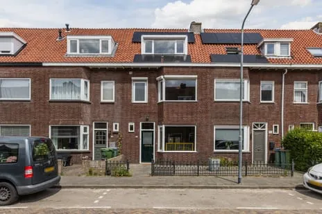 Tussenwoning te koop: Acaciastraat 54, Tuinzigt Breda