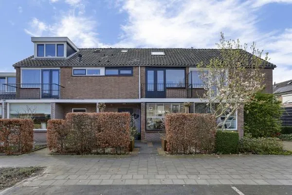 Tussenwoning te koop: Acaciastraat 6, Oud-Beijerland Croonenburghwijk Oud-Beijerland