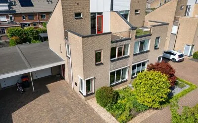 Tussenwoning te koop: Academielaan 5, Hooipolder en De Hoeven Raamsdonksveer