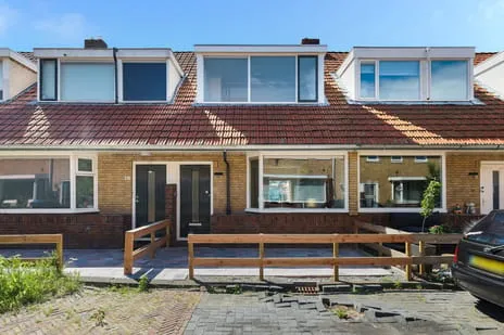 Terraced house for sale: Accamastraat 14, Welgelegen Leeuwarden