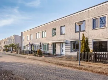 Tussenwoning te koop: Accordeonstraat 47, Muziekwijk N.-Oost Almere