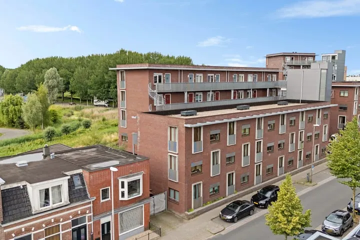 Studio for sale: Achter de Hoven 66B, Oranjewijk Leeuwarden