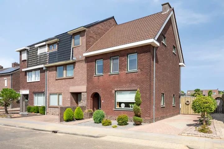 Hoekwoning te koop: Achter de Hoven 67, Buchten Buchten