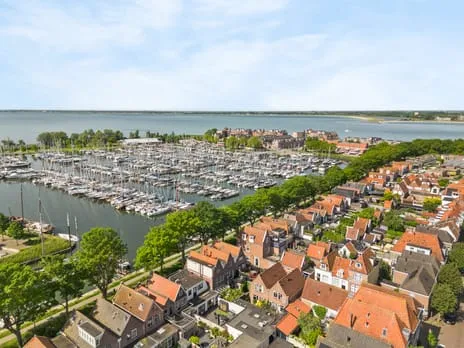 Tussenwoning te koop: Achter op 't Zand 49, Binnenstad - Buurt 10 01 Hoorn