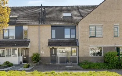 Tussenwoning te koop: Achterberglaan 11, Dichtersbuurt Veenendaal