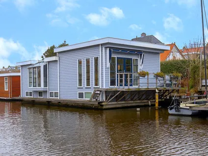 Tussenwoning te koop: Achterbinnenhaven 104, Grachtengordel Den Helder