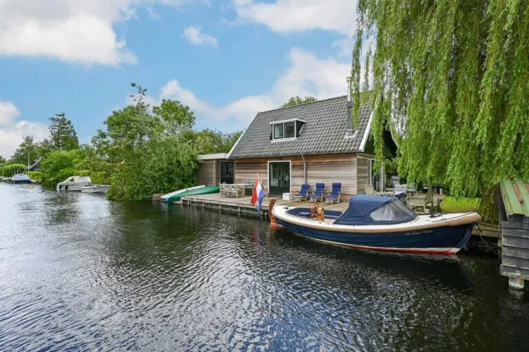 Vrijstaande woning te koop: Achterbos 42R2, Vinkeveen