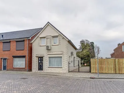 Vrijstaande woning te koop: Achterhoeksestraat 2, Rucphen Rucphen