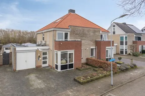 Twee-onder-één-kap te koop: Achterste Weide 30, Lommerweide Duiven