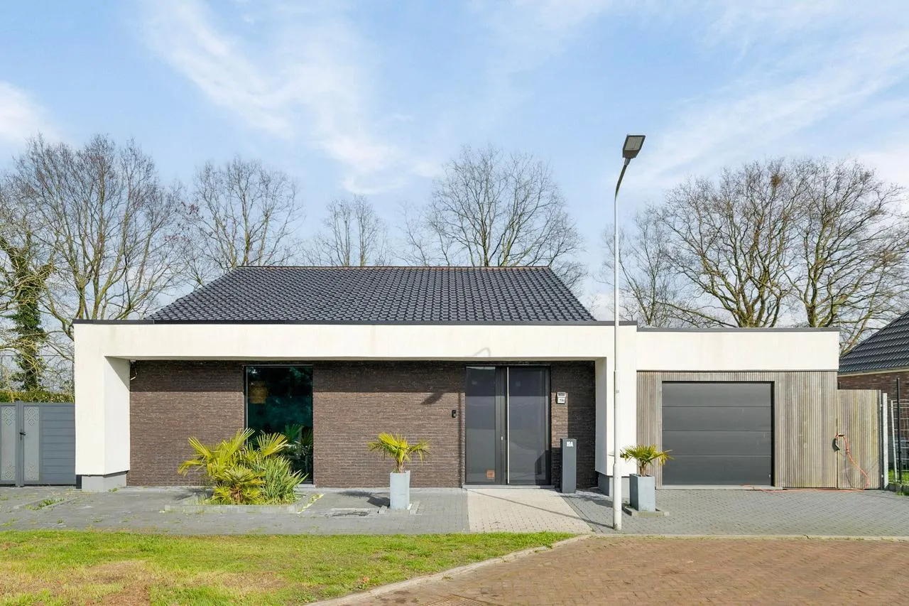 Vrijstaande woning te koop: Achterstraat 19A, Lamswaarde