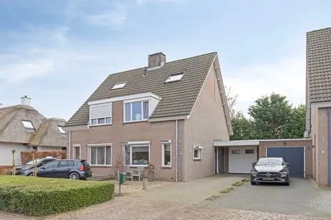 Tussenwoning te koop: Achterweg 13, Herpt Herpt