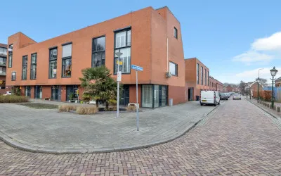 Hoekwoning te koop: Achterweg 2G, Hoogvliet Rotterdam