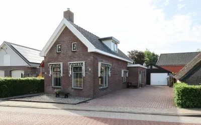 Vrijstaande woning te koop: Achterwei 32, Oudega Oudega