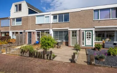 Tussenwoning te koop: Aconietenhof 12, Winsum Noord - West Winsum