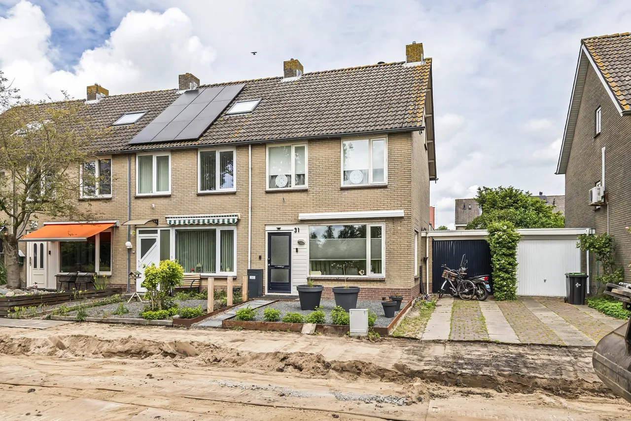 Tussenwoning te koop: Acquoylaan 31, Tiel