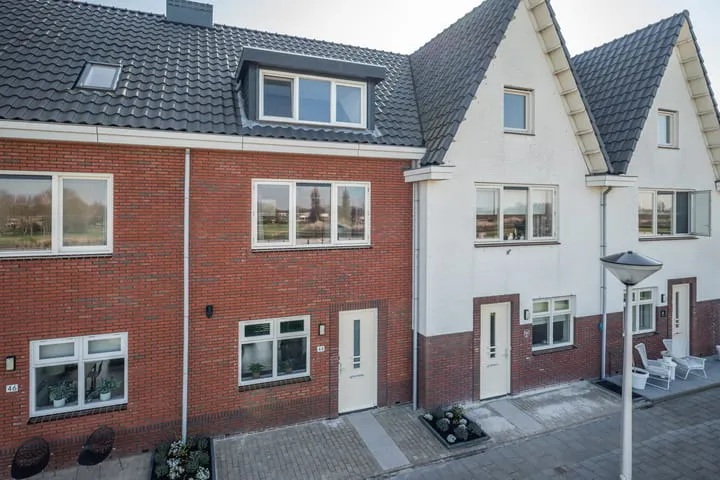 Terraced house for sale: Ad van der Steurzoom 44, Ackerse Zoom Bergschenhoek