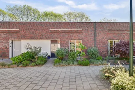 Tussenwoning te koop: Ad van Onzenoorthof 3, Geertruidenberg-West Geertruidenberg