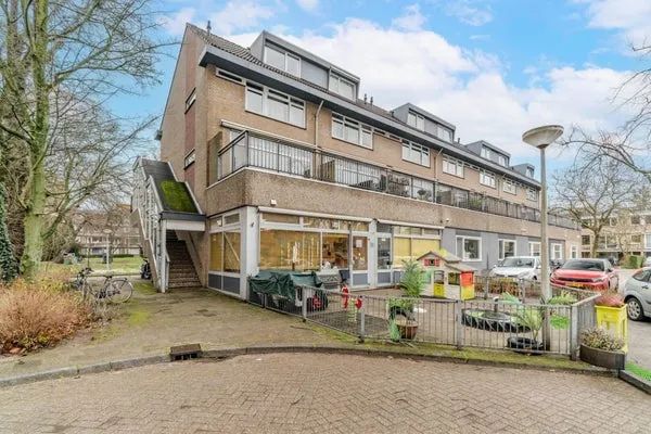 Appartement te koop: Adama van Scheltemaplein 98, Aart van der Leeuwbuurt Delft