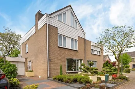 Tussenwoning te koop: Adelaar 92, Roofvogelbuurt Oss