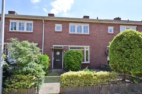 Tussenwoning te koop: Adelaarstraat 30, Liebergen Hilversum