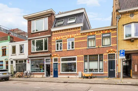Tussenwoning te koop: Adelaarstraat 42, Vogelenbuurt Utrecht