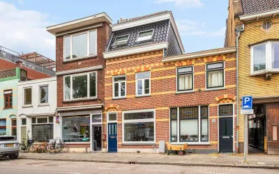 Tussenwoning te koop: Adelaarstraat 42, Vogelenbuurt Utrecht