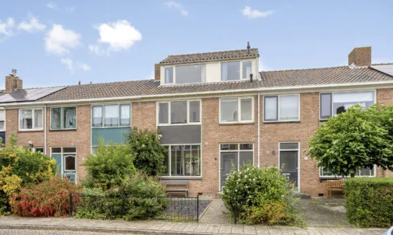 Tussenwoning te koop: Adelaarstraat 68, Middelburg