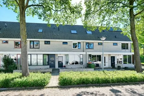 Tussenwoning te koop: Adenauersingel 15, De Singels Ede