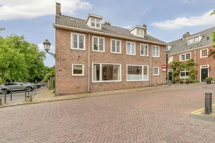 Twee-onder-één-kap te koop: Adriaan Dortsmanplein 11, Naarden Vesting Naarden