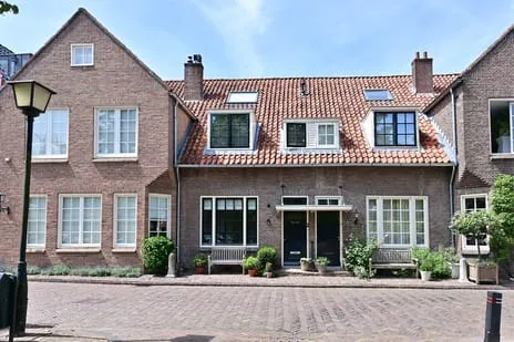 Tussenwoning te koop: Adriaan Dortsmanplein 8, Naarden Vesting Naarden