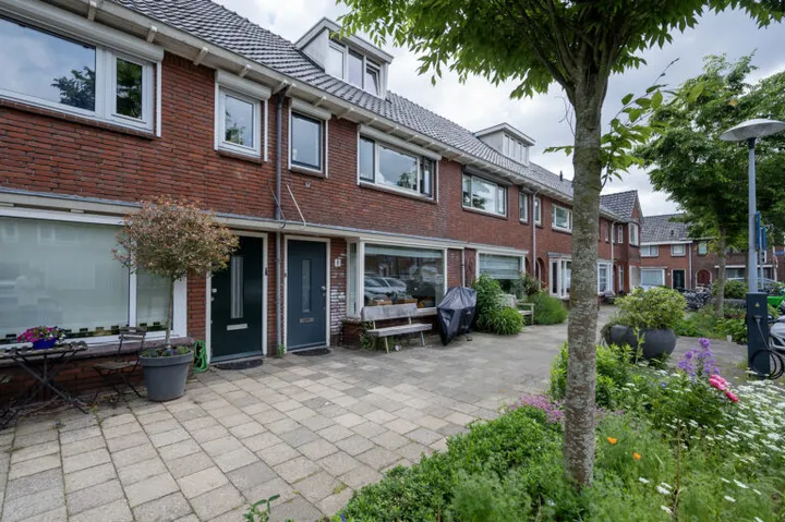 Tussenwoning te huur: Adriaan Mulderstraat 9, Prins Bernhardplein en omgeving Utrecht