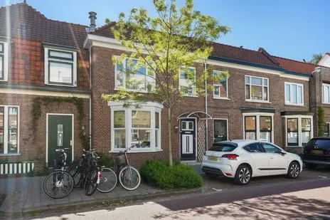 Tussenwoning te koop: Adriaan Pauwstraat 13, Olofsbuurt Delft