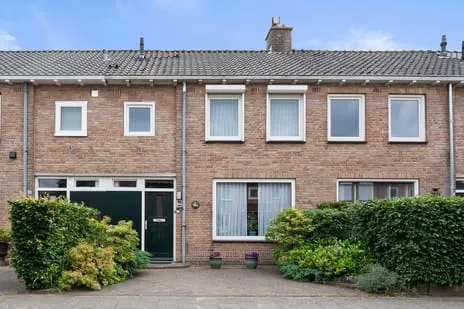 Tussenwoning te koop: Adriaan Poortersstraat 41, Molenstraat en omgeving Vught