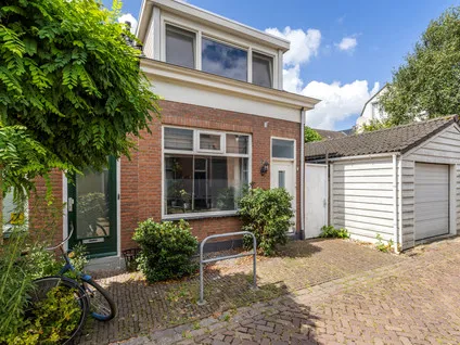 Hoekwoning te koop: Adriaan Van Altenastraat 5, Transvaalstraat en omgeving Dordrecht