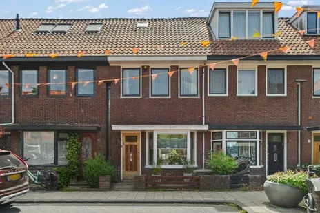 Tussenwoning te koop: Adriaan van Zwietenstraat 9, Geuzenwijk Utrecht