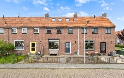 Tussenwoning te koop: Adriaan G. Smitstraat 48, Drentsebuurt Alblasserdam