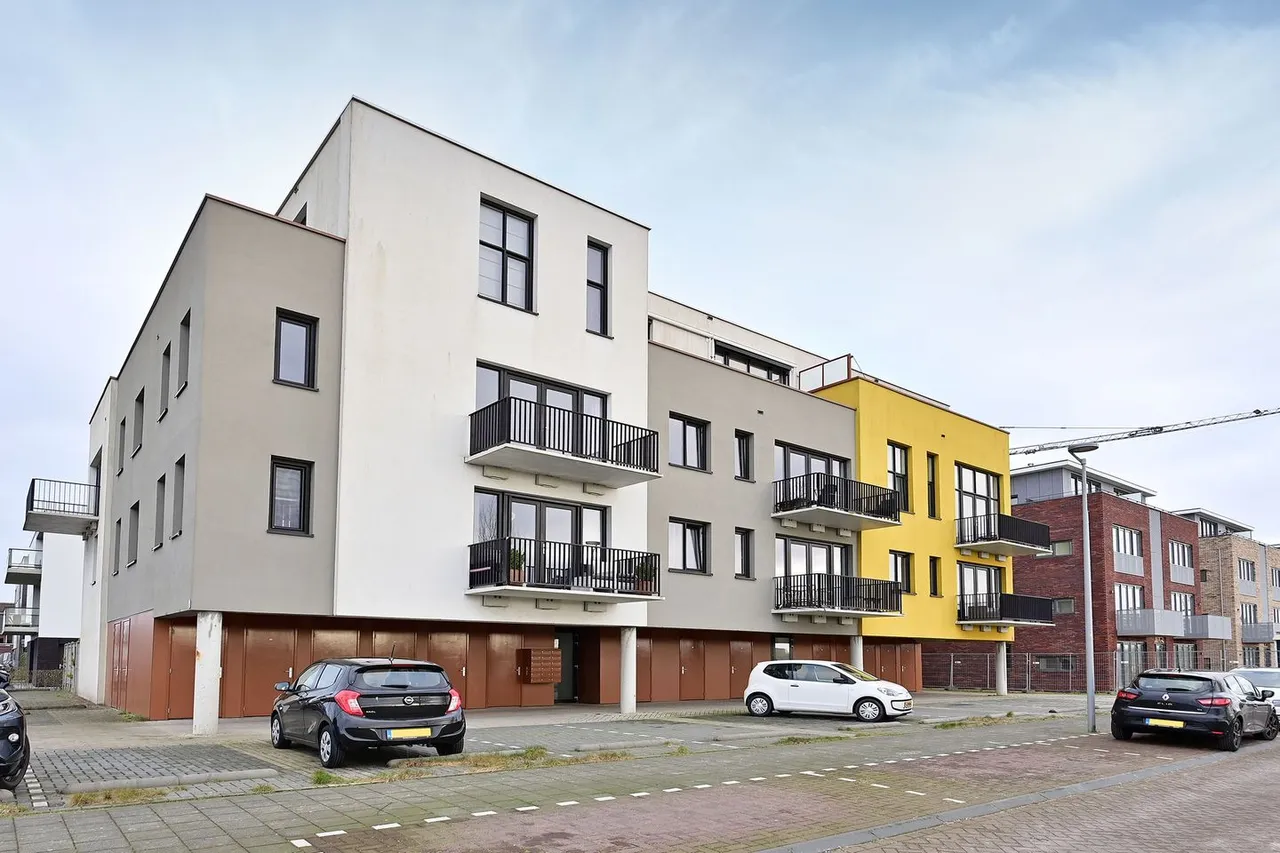 Appartement te koop: Adriaen Blockstraat 76, Almere